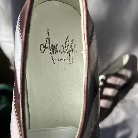 Brown and White Women's Leisure walking shoes by Amalfi by Rangoni size 91/2. - Picture 2 of 6